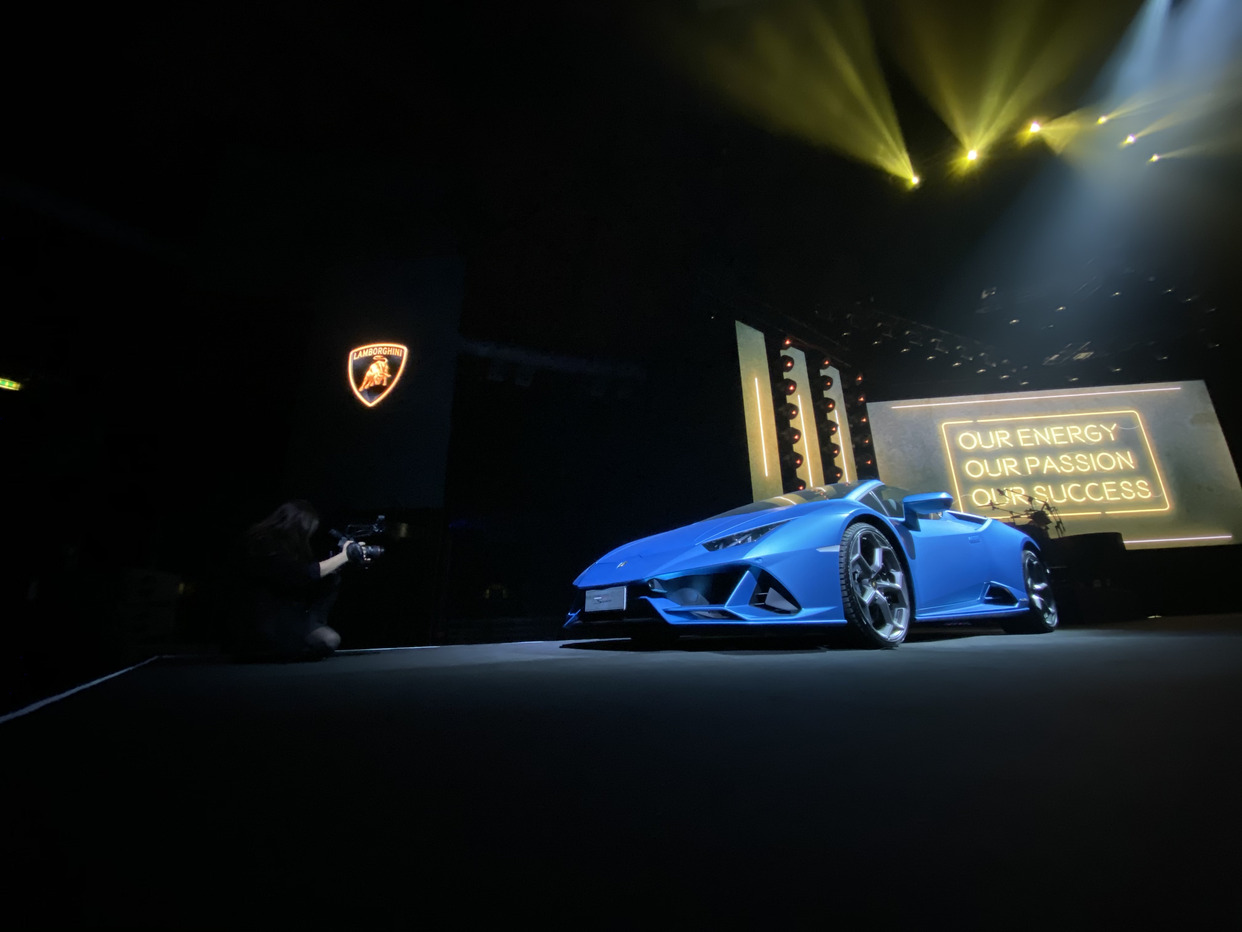 PER IL 2° ANNO DI FILA; FREE EVENT FIRMA LA CONVENTION DI NATALE LAMBORGHINI,  CON LA STAR INTERNAZIONALE LAURA PAUSINI - Agenzia di eventi | FREE EVENT |  Italy